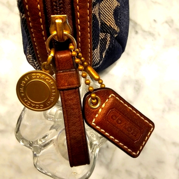 VINTAGE WOMEN'S COACH DENIM MAKEUP BAG IN LEATHER COLOR BLUE WITH BROWN TRIM - Picture 10 of 16